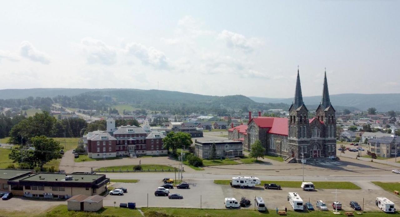 Apartament Le Couvent Sainte Anne-des-Chênes Zewnętrze zdjęcie